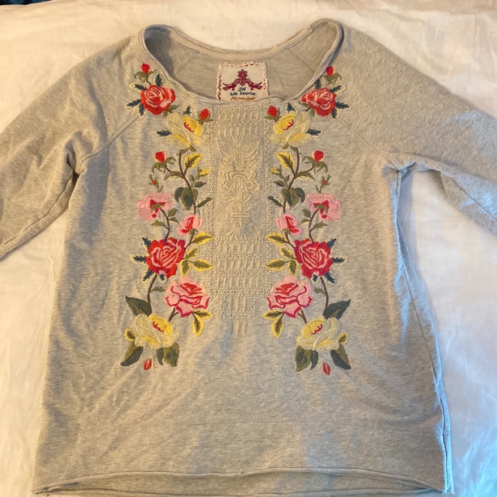 Johnny Was joy love light Gray Embroidered Sweatshirt Blouse Size Medium